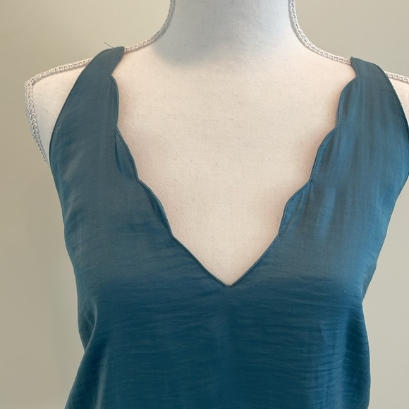 Kimchi Blue Scalloped Edge Cami. EUC - Picture 2 of 7